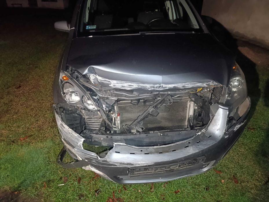 Uszkodzony opel Zafira b