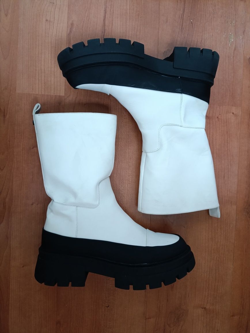 Жіночі ботильони RIVER ISLAND. На грубій підошві .