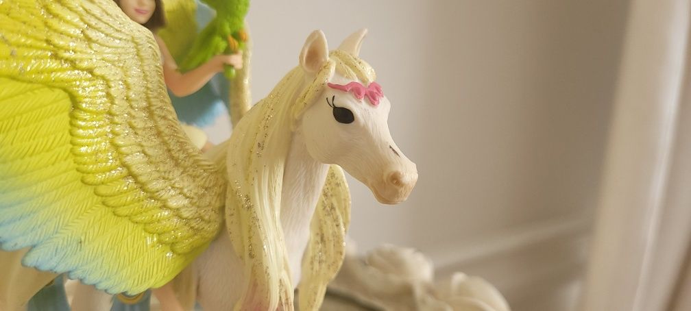 Piękna figurka Schleich Wróżka z Pegazem