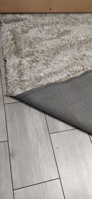 Dywan biały długie włosie 145x195