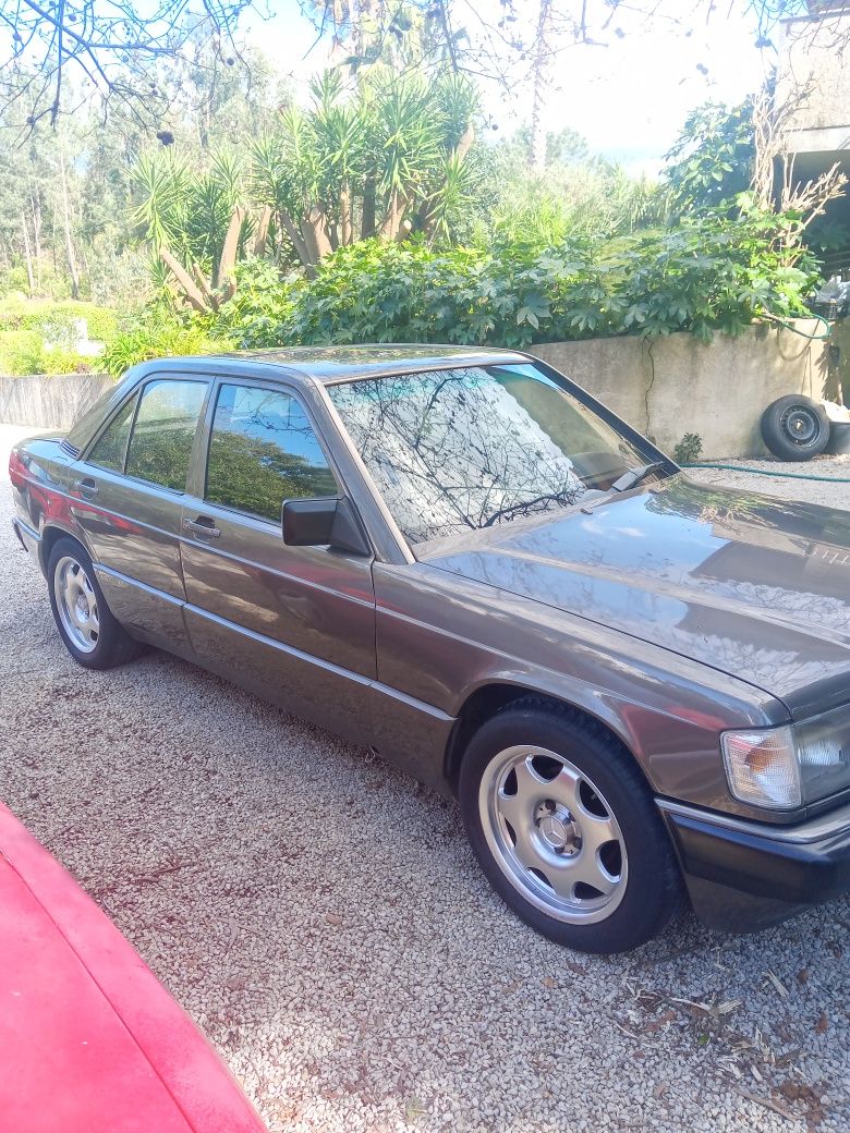 Mercedes 190 ,2.5