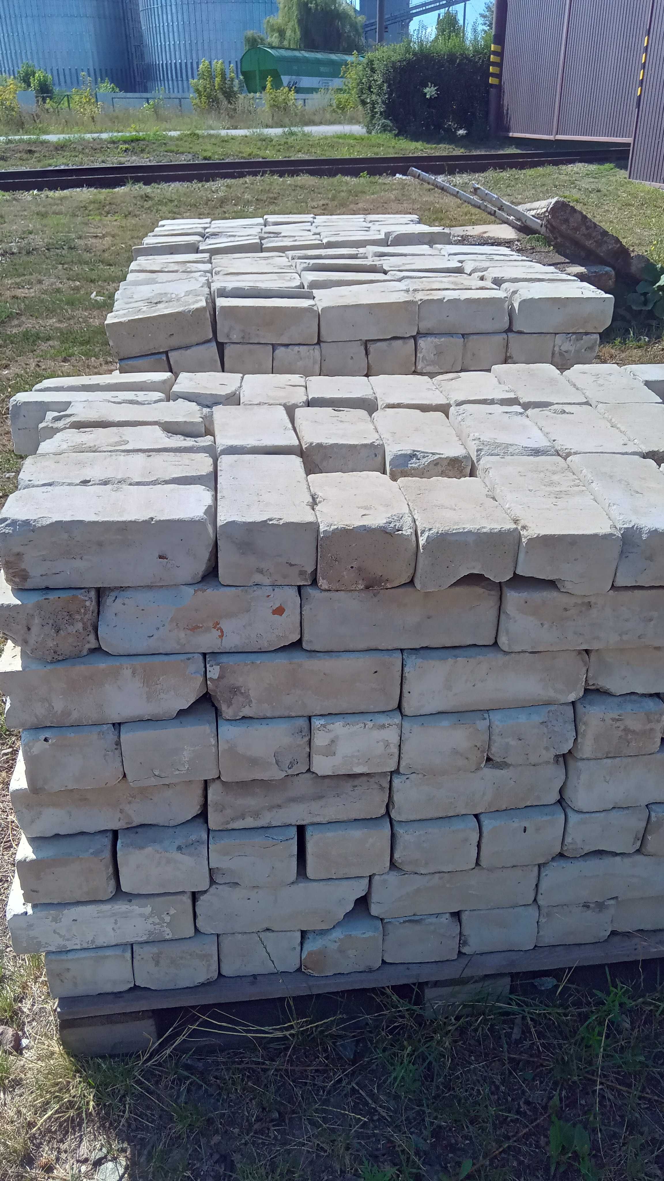 Продам кирпич б/у