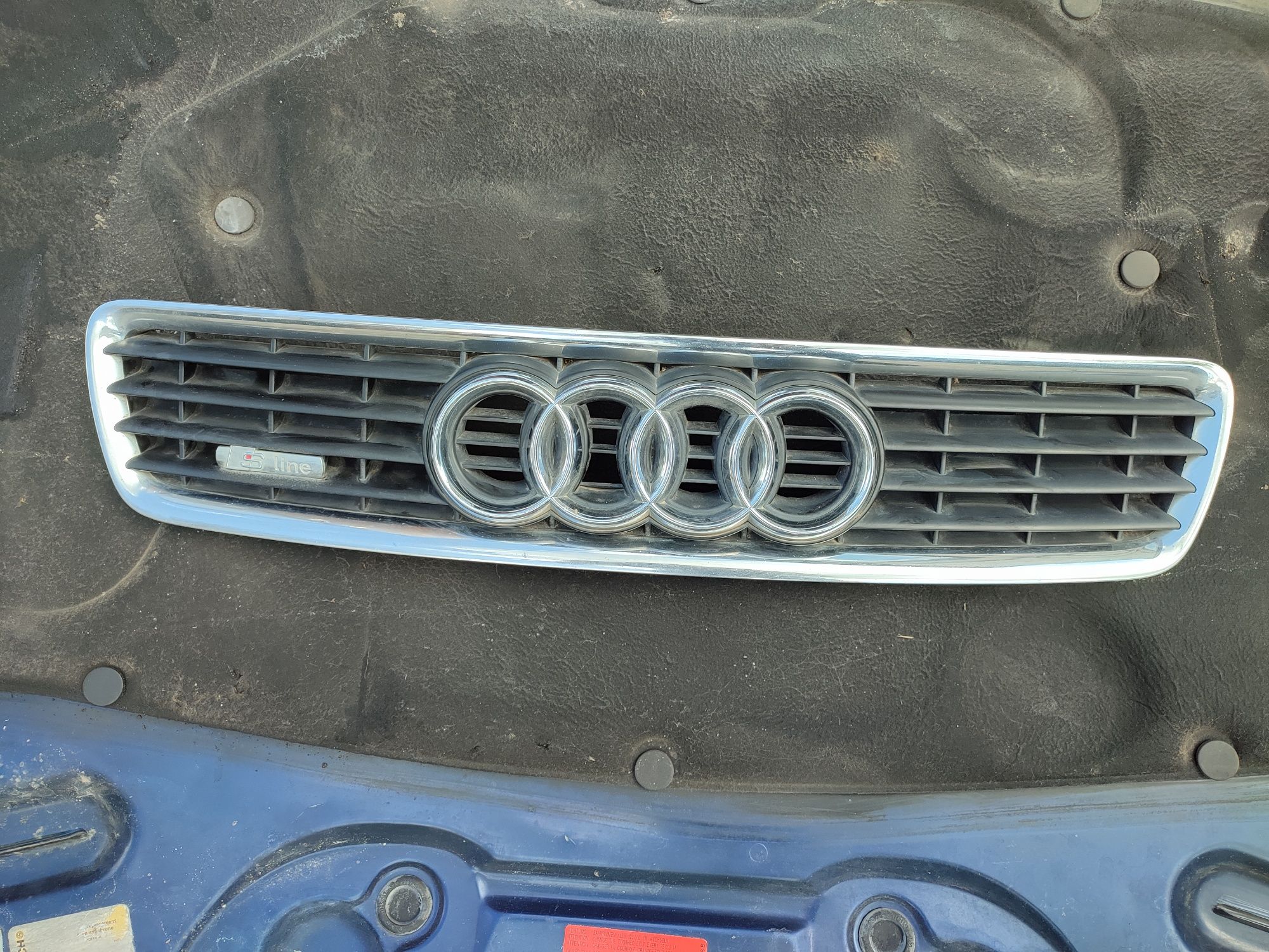 Решётка радиатора, капота на Ауди А4 Б5 Audi A4 b5