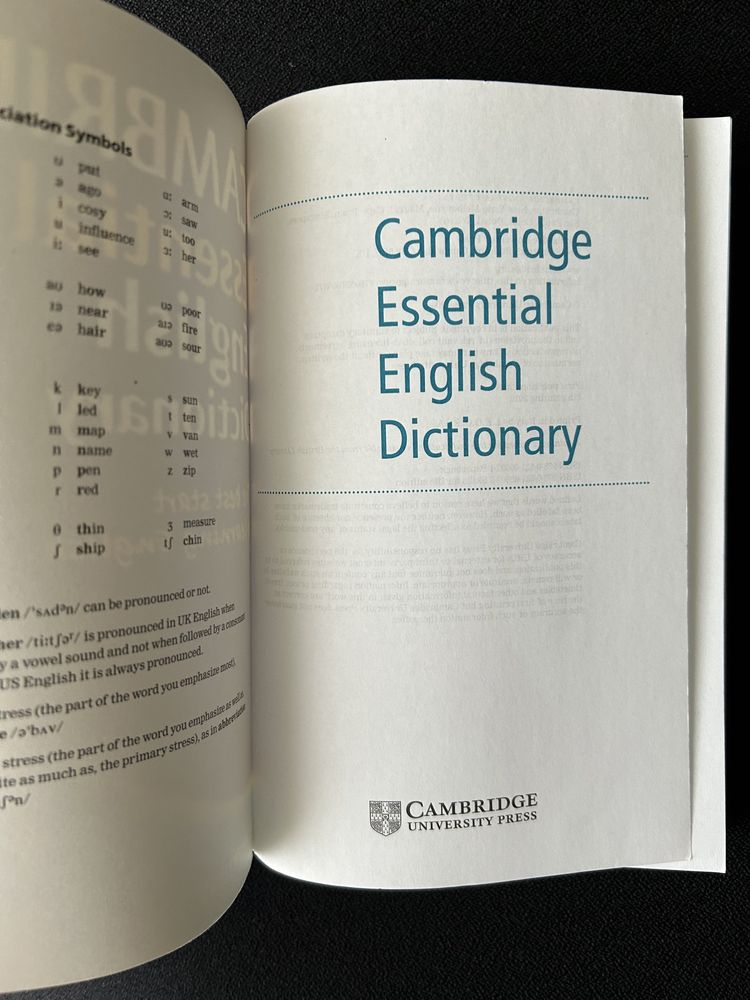 Cambridge Essential English Dictionary The best start to learning...