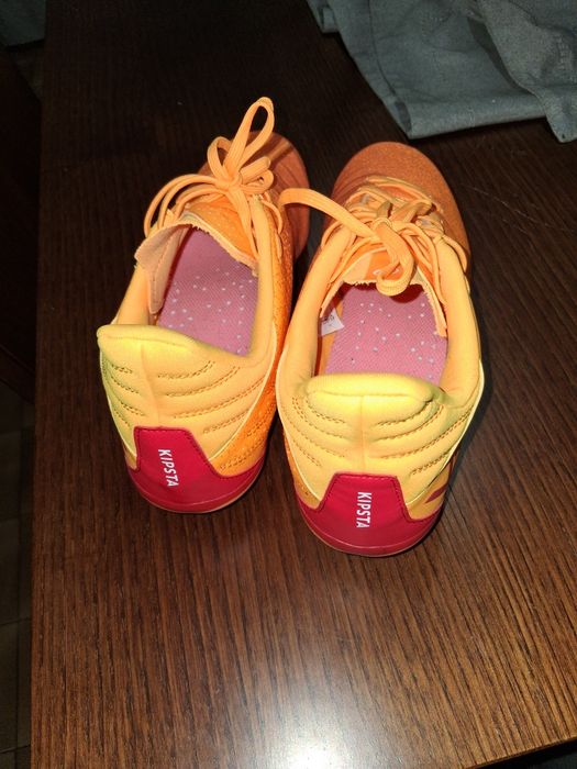 Chuteiras 42 totalmente novas,  usadas uma vez,  não me servem.