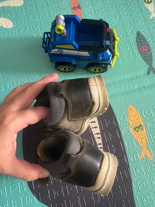 Дитячі черевики шкіряні