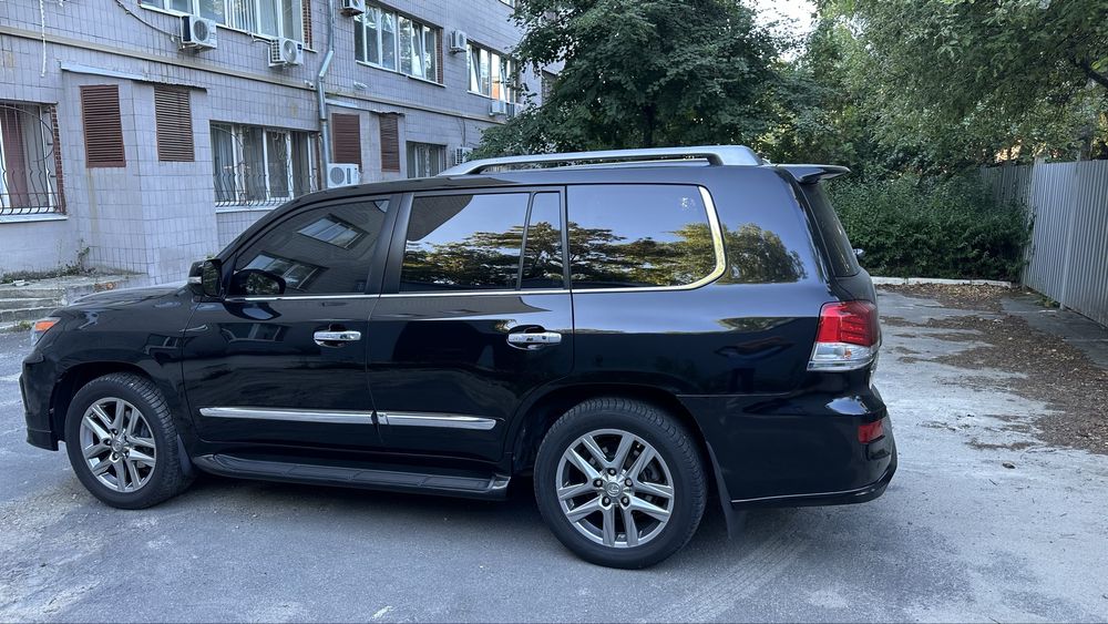 Продам Lexus LX 570 2012  року випуску