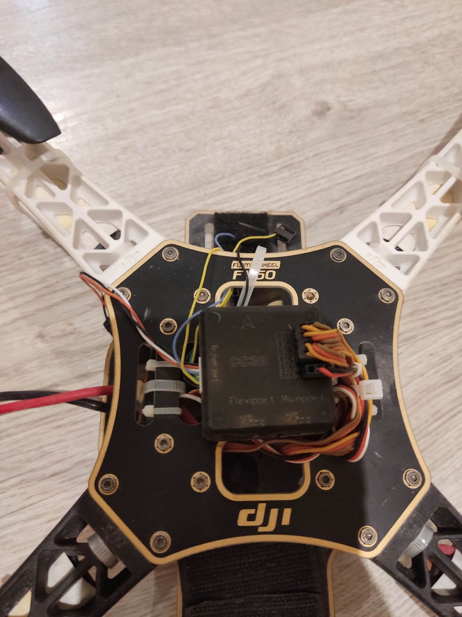 Drone f 450  em bom estado
