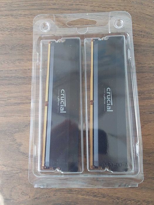 Оперативна пам'ять Crucial Pro  32GB DDR5 6400 MHz(Новая)