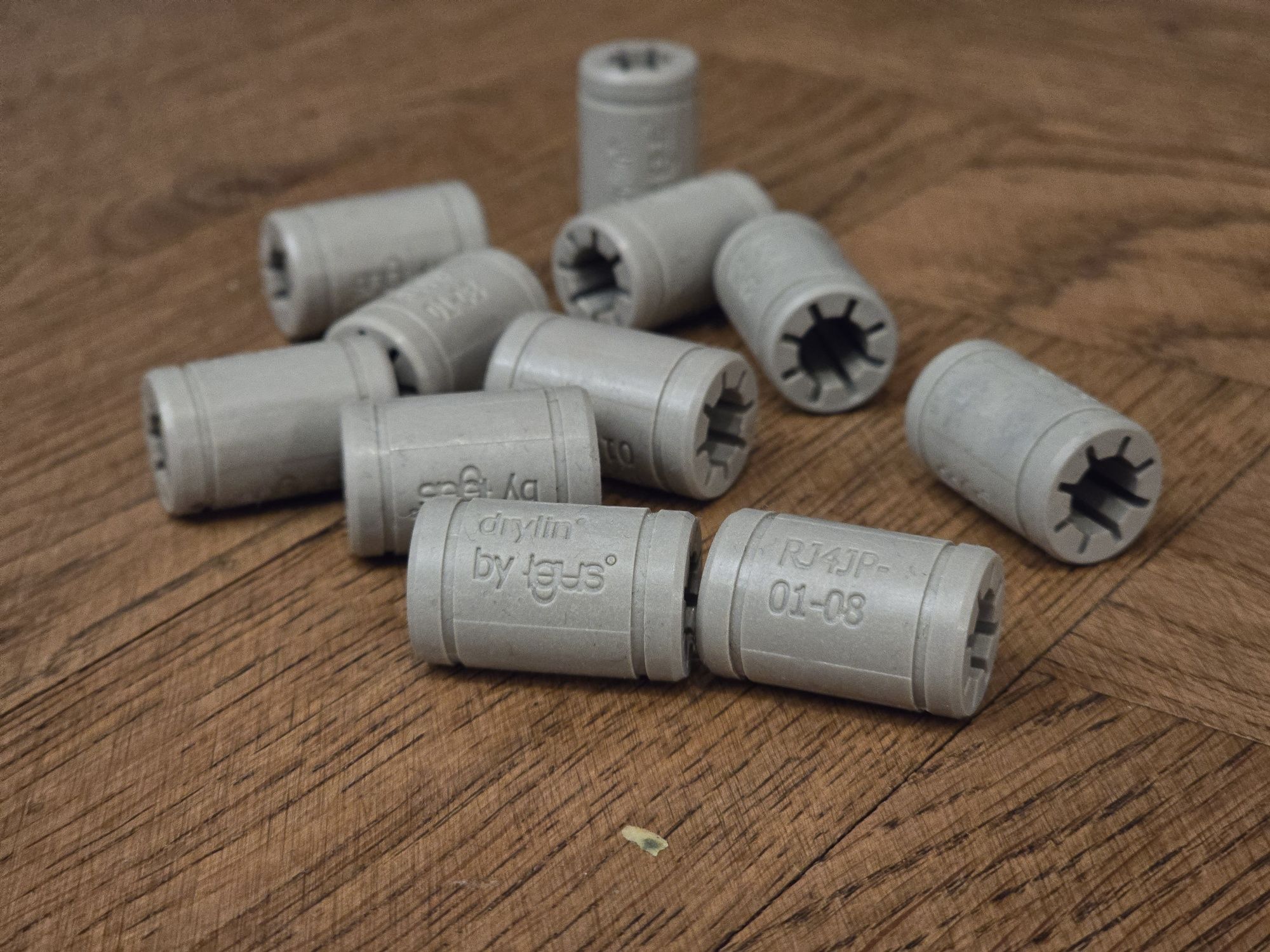 11 x IGUS Łożysko liniowe 8mm LM8UU IGUS RJ4JP-01-08
