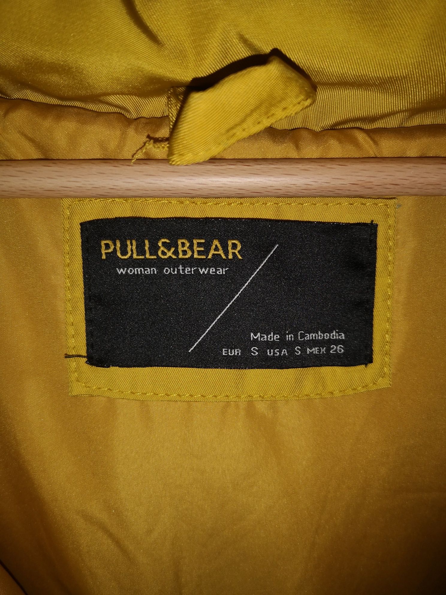 Blusão senhora Amarelo Pull & Bear Tamanho S