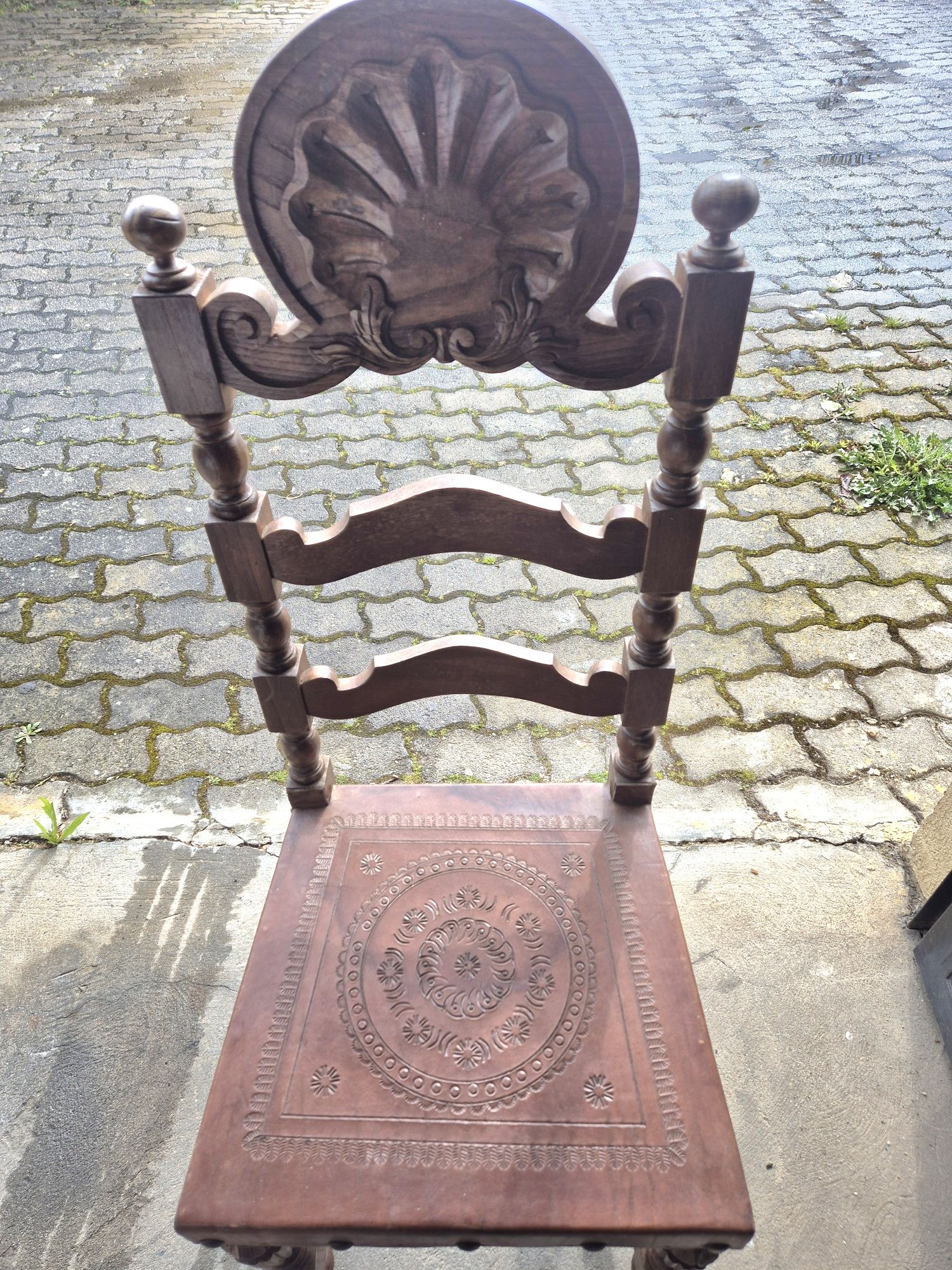 Mobília de sala antiga de madeira