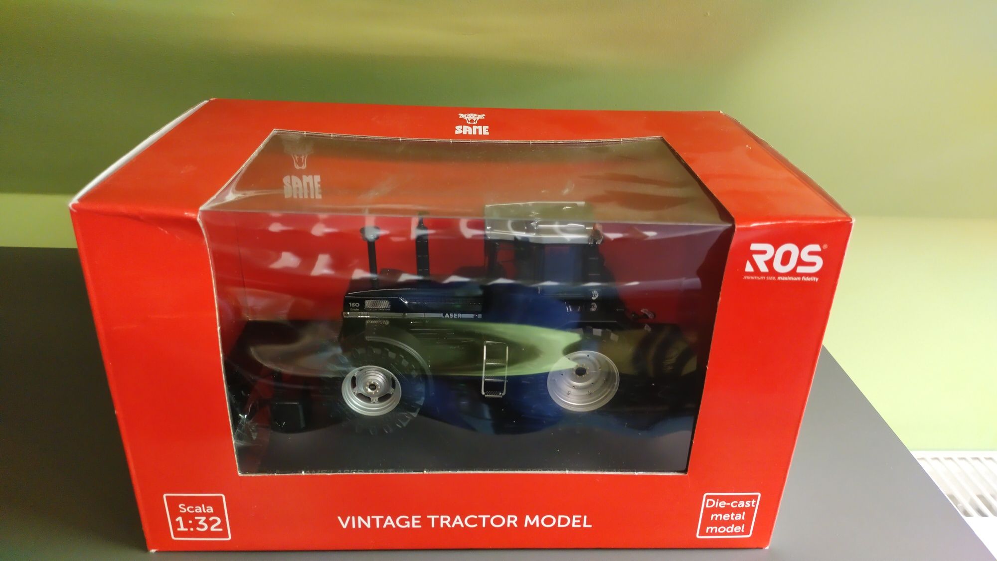 Traktor Same Laser 150 Black Ros 1:32  jak siku britains