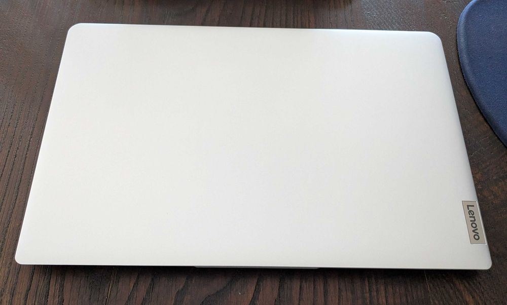 LENOVO Ideapad Slim – AMD Ryzen 3 7320U / 8GB RAM / 256GB SSD / 15.6" (NEW)64309716117761124