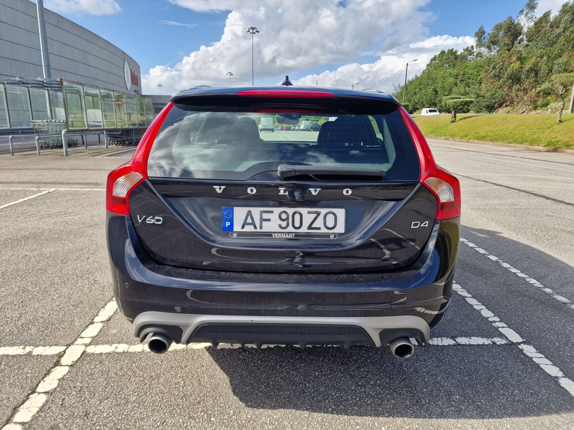 Volvo V60 D4 R-Design Summum