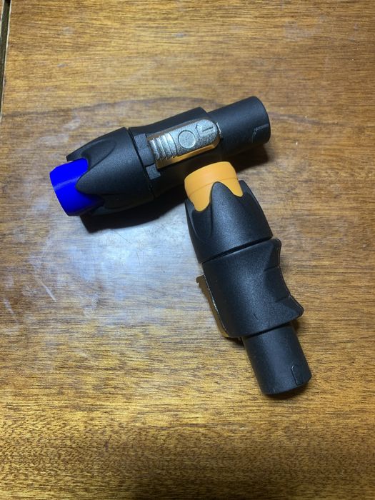 Speakon конектор штекер до колонки підсилювача