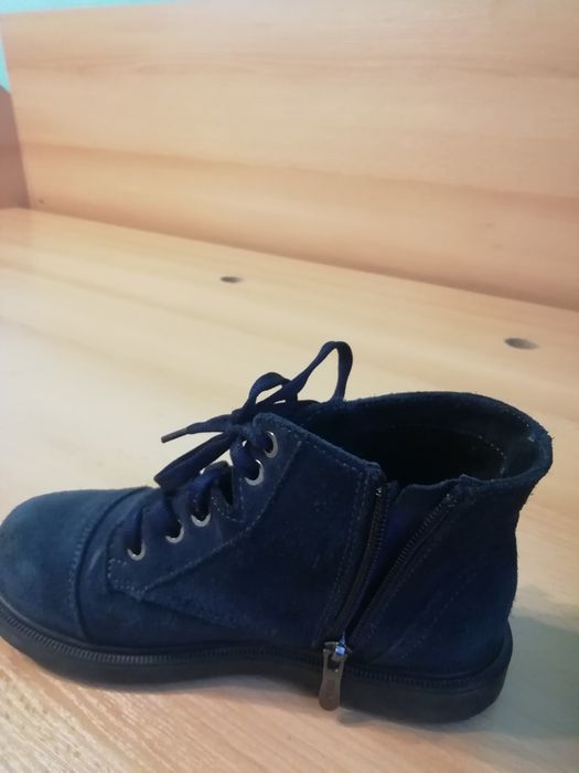 Продам осінні ботінки для дівчинки