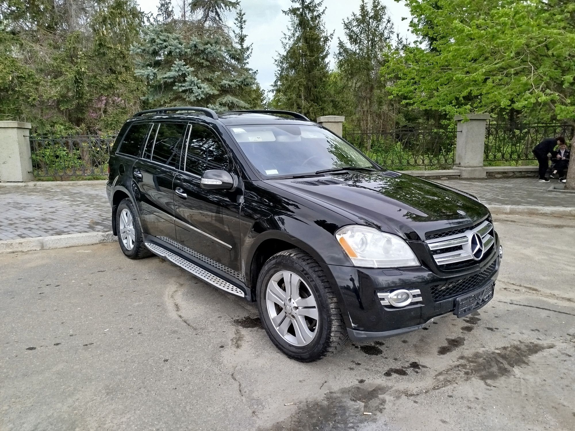 Mercedes Benz GL 450 в дуже збереженому стані