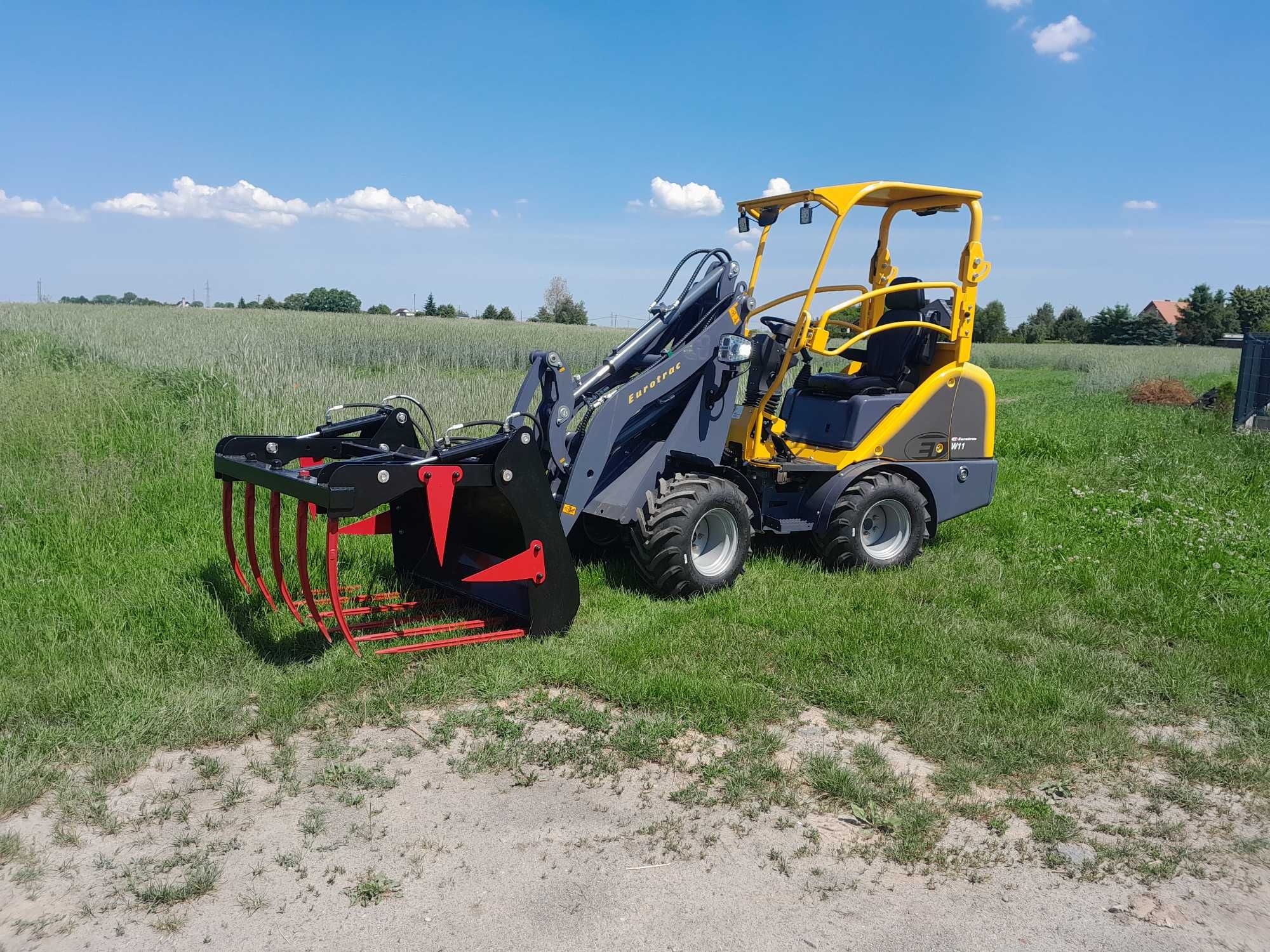 Ładowarka przegubowa EUROTRAC W11 [Silnik Kubota 26KM] Szerokość 110cm