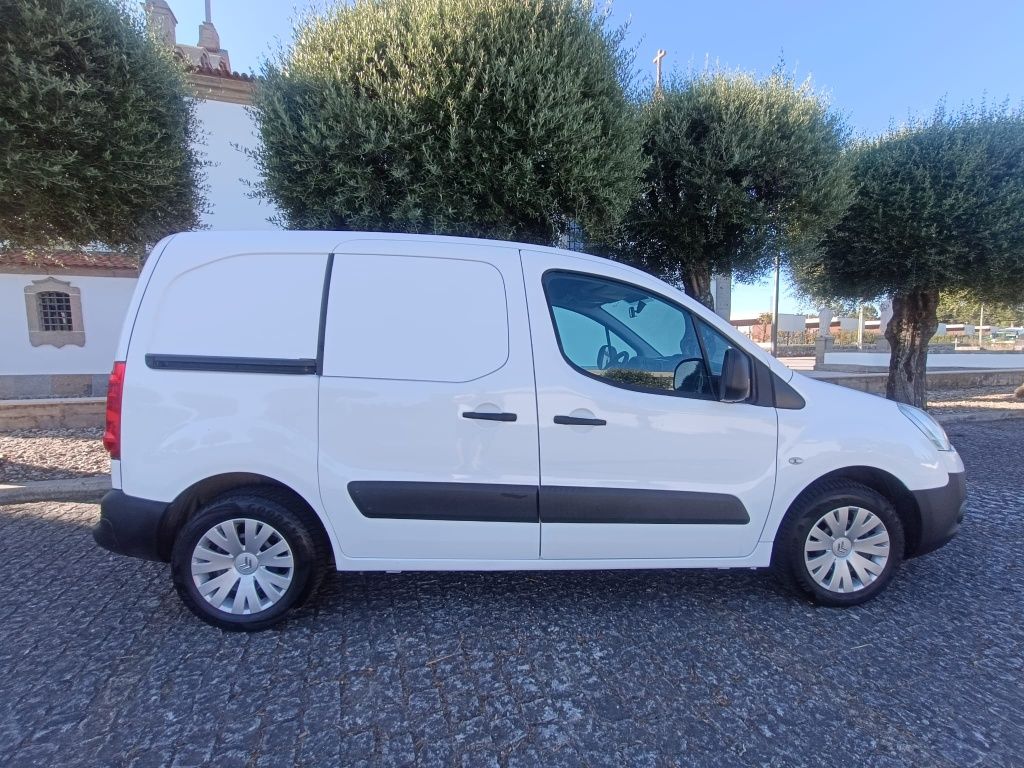 Citroen berlingo 1.6 HDI 3LUGARES C/AC  MT ESTIMADA