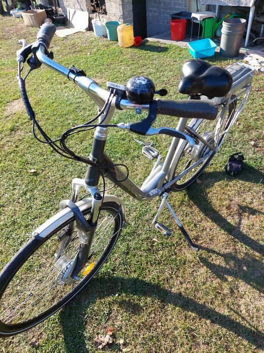 Rower elektryczny TREK T-400