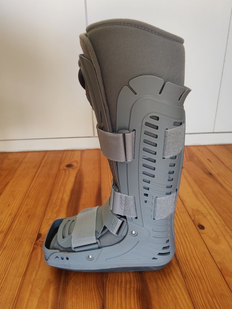 Bota walker CAT esquerda tam. M