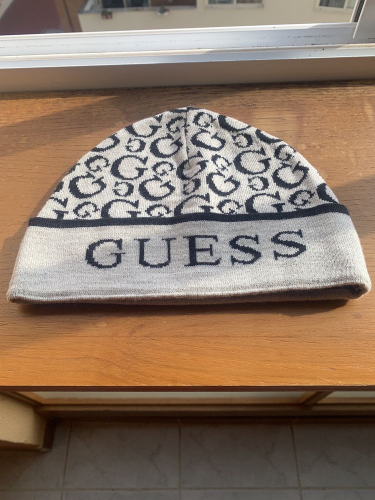 Gorro novo GUESS