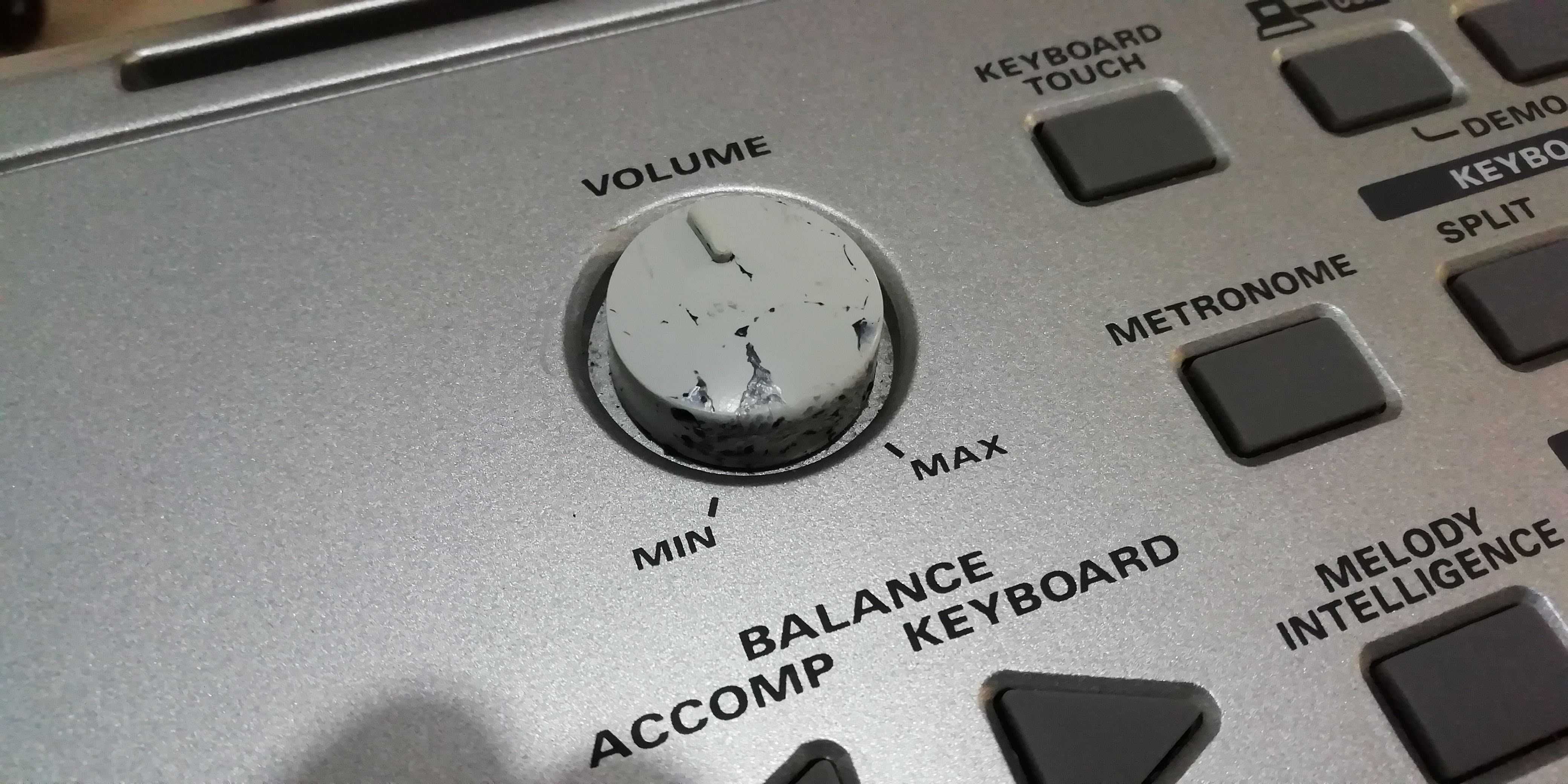 Teclado de arranjos Roland EXR-3 usado