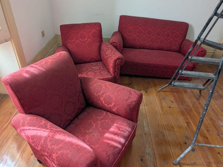 Conjunto sofás vermelhos