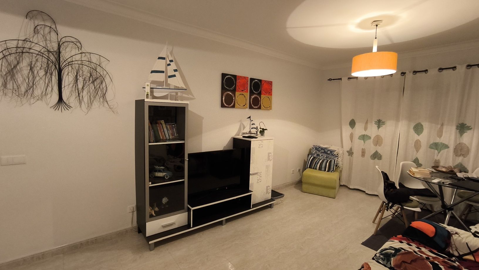 Móvel de sala - muito bom estado