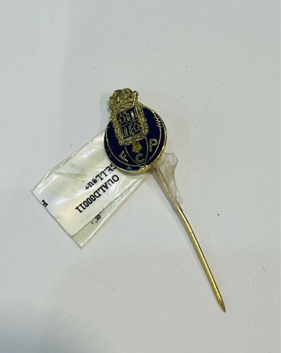 Emblema FC Porto em ouro e diamantes