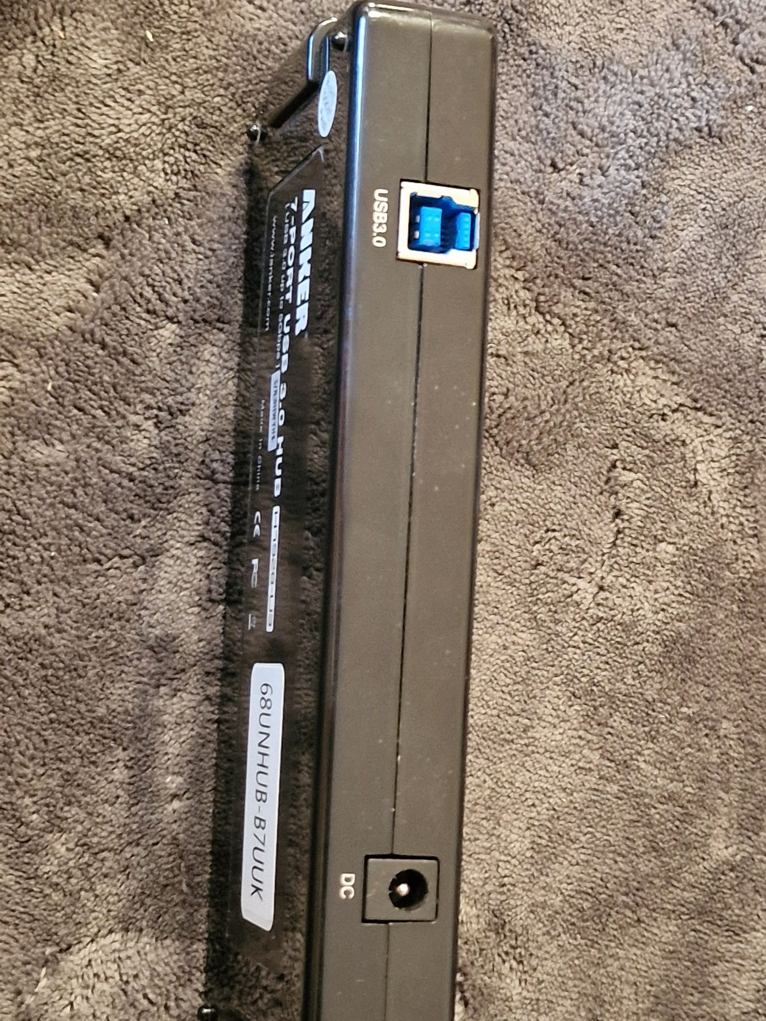 HUB USB 3.0 x7 z osobnym zasilaniem.
