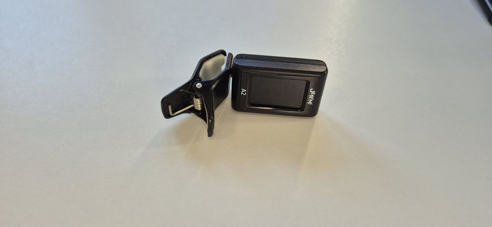 Urządzenie do strojenie gitary/stroik do gitary