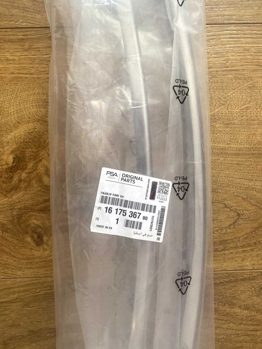 Citroen C4 Picasso (listwa zderzaka)