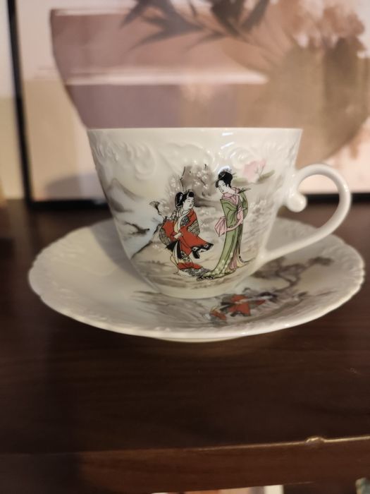 Chávena e pires motivo oriental: Porcelana Fina Portuguesa SPAL. Nunca