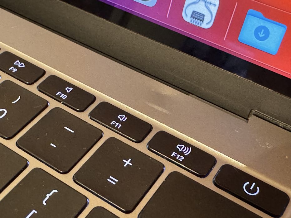 Apple MacBook Pro A1708 13inch i5 2.3GHz / 8GB RAM / 256GB