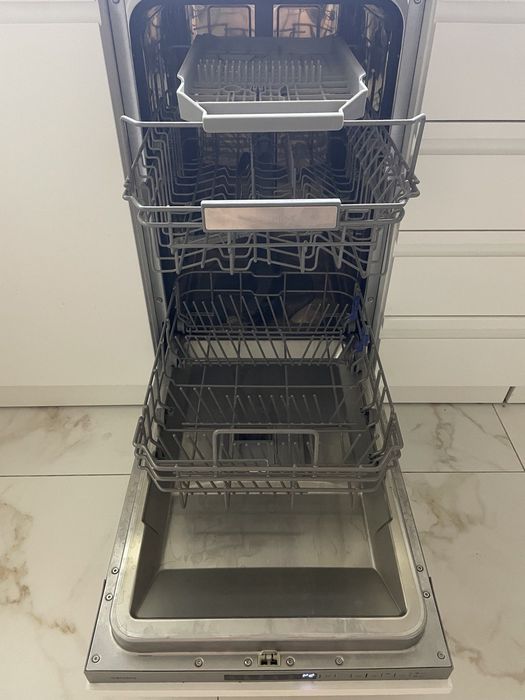 Посудомийна машина Interline