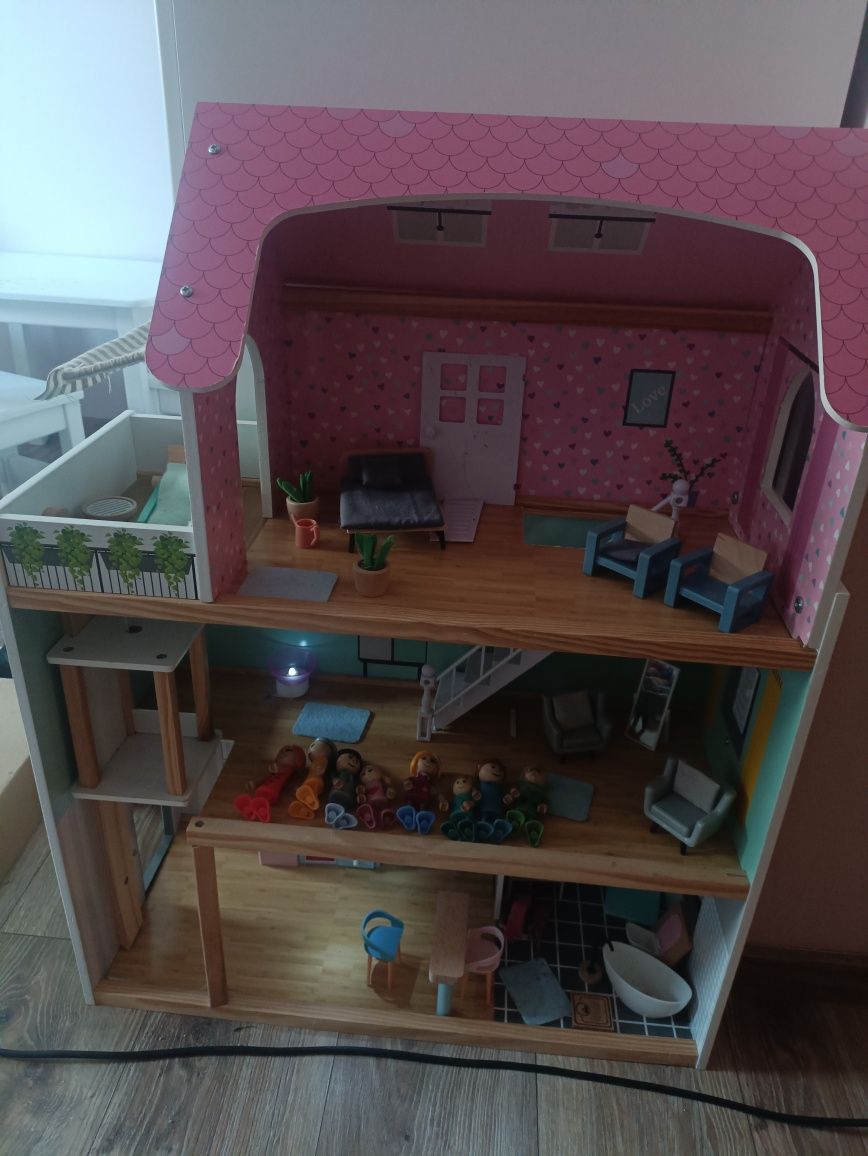 Domek dla lalek lidl