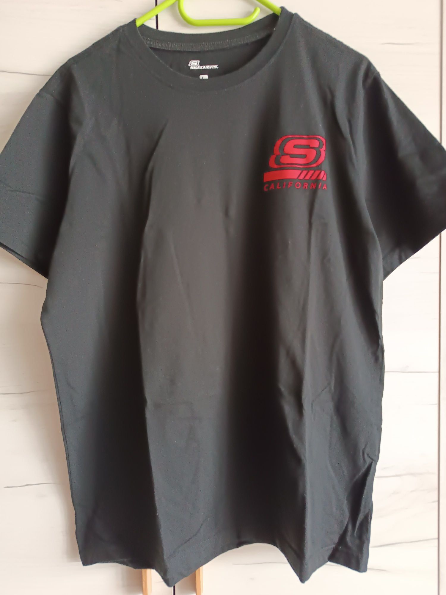 T-shirt skechers