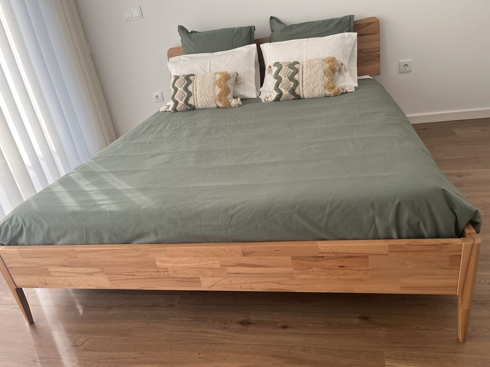 Cama madeira casal 2,1x1,65mt (nova)
