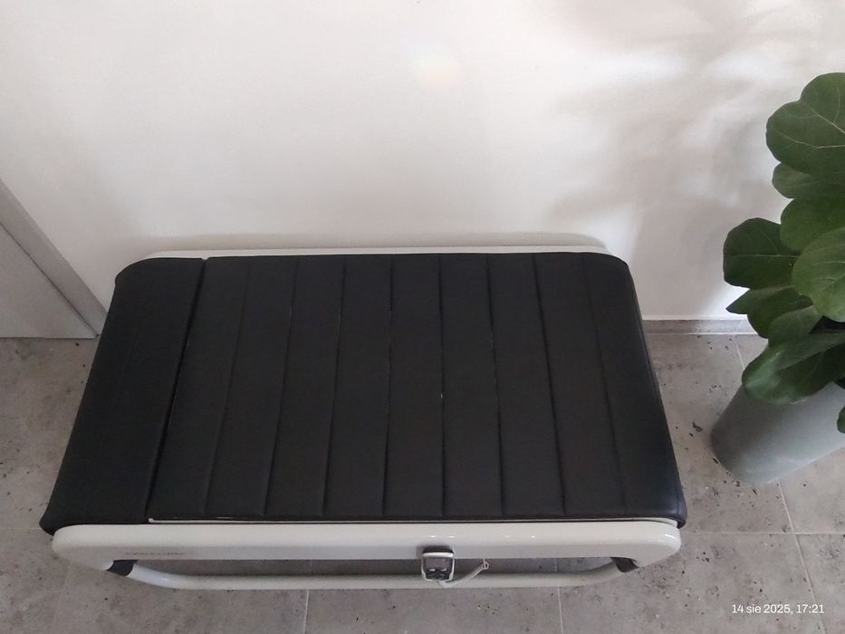 Łóżko do masażu  Ceragem V3, do  terapii kręgosłupa.