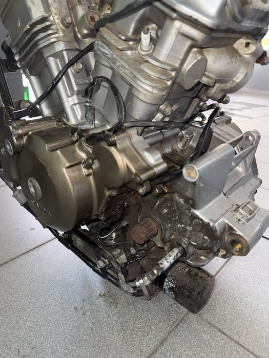 Motor Africa Twin XRV 750 RD04