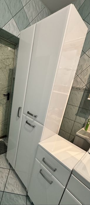 NOWE meble łazienkowe-szafka z umywalką, słupek, szafki, lustrozled