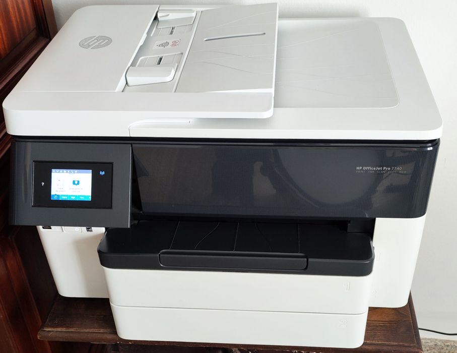 Vendo impressora multifunções HP OfficeJet Pro 7740 - como Nova