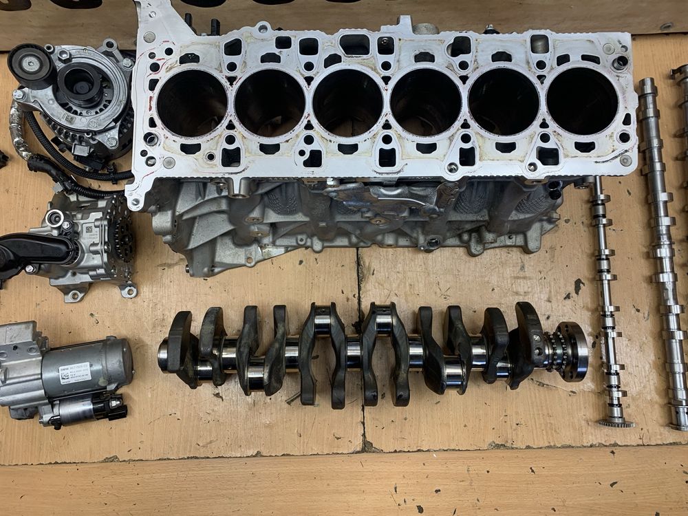Двигун BMW B58C мотор БМВ Б58 по запчастинах деталях розбірка