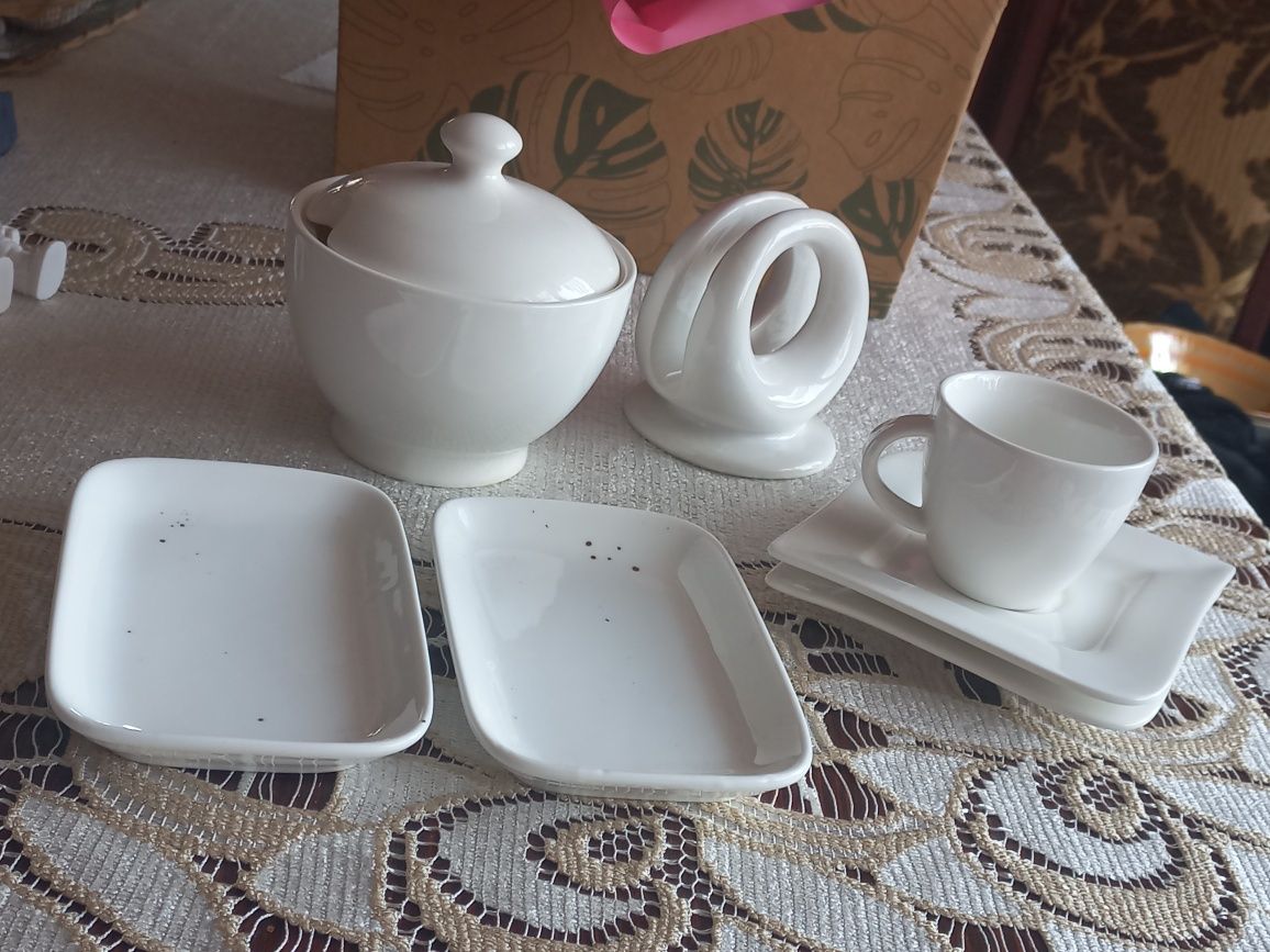 Cukiernica serwetnik filiżanka ambition porcelana