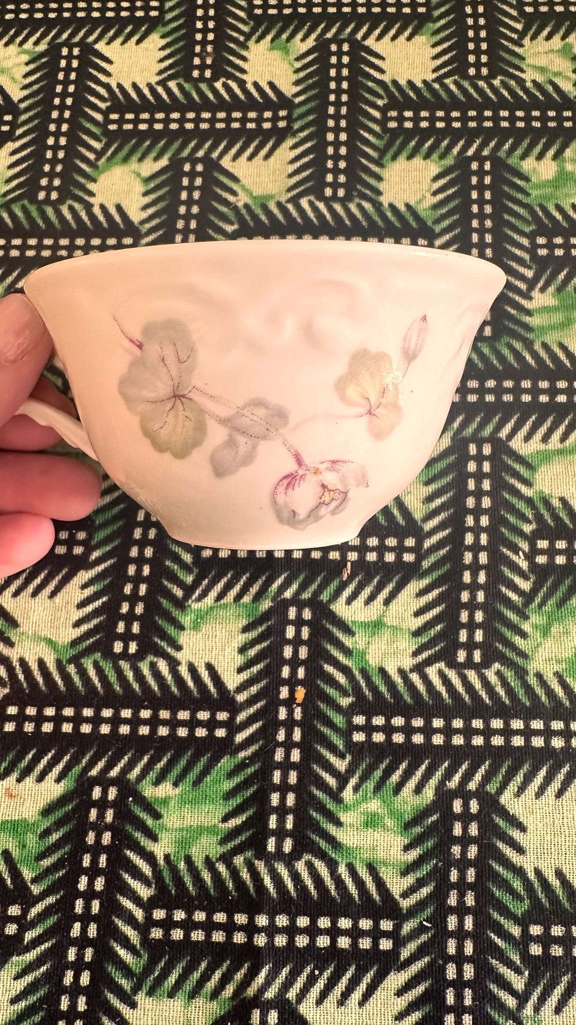 Conjunto Vista Alegre de chávenas com motivo floral