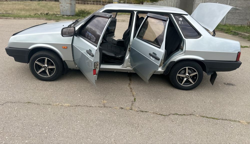 Продам ВАЗ2199. Чорна пʼятниця протягом 2 тижнів 2000-1900