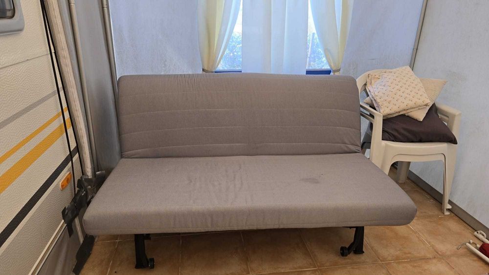 Sofá-cama ikea com colchão