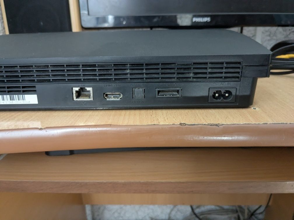 Продам Sony PlayStation 3 

Консоль PS3 у хорошому стані.